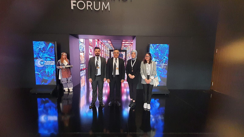 HKÜ’lü öğrenciler 3. Antalya Diplomasi Forumu'nda üst düzey diplomatlarla buluştu