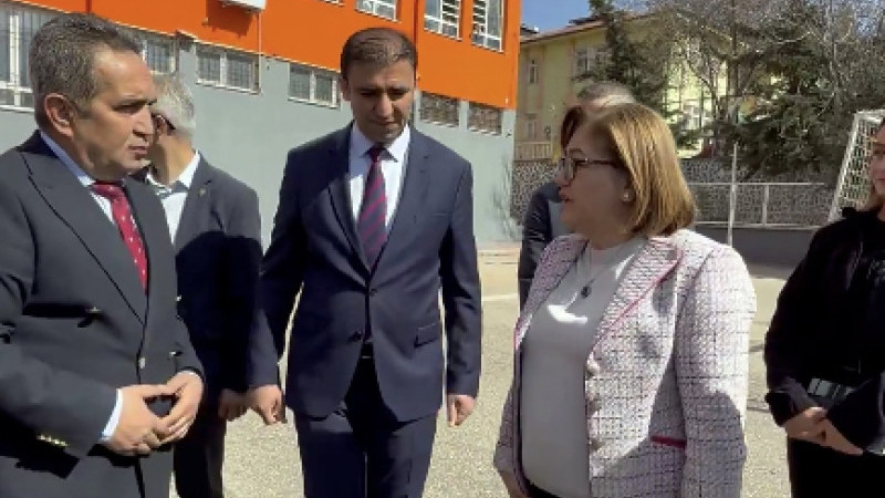 Şahin’den eğitime destek