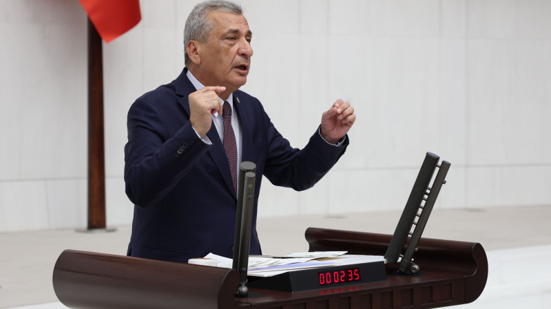 Öztürkmen: “Çiftçimiz kaderine terk edilmemeli”