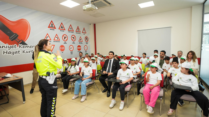 BAŞKAN YILMAZ, ÇOCUKLARLA TRAFİK EĞİTİMİNE KATILDI