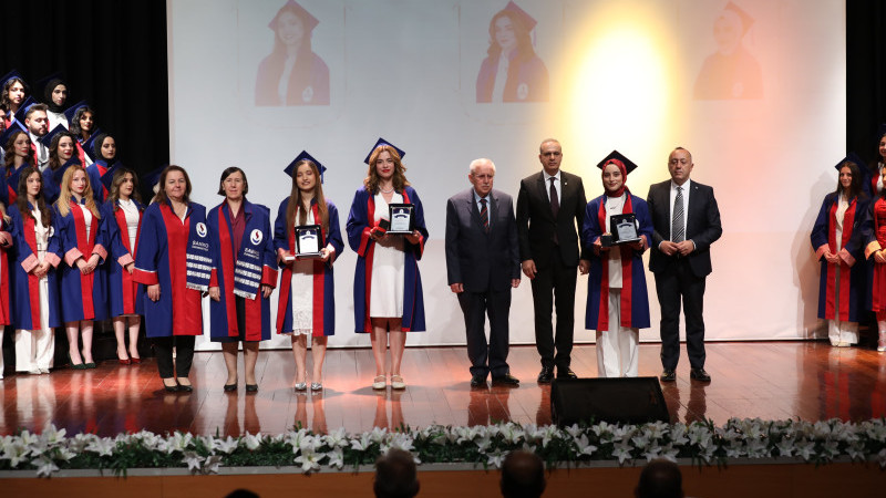 SANKO ÜNİVERSİTESİ’NDE MEZUNİYET COŞKUSU