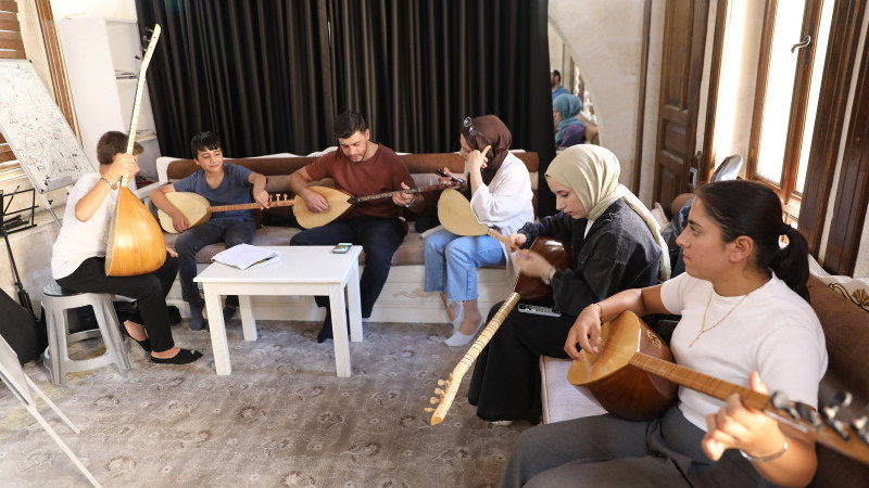 HALİLİYE BELEDİYESİ'NDEN GENÇLERE SANATLA DOLU BİR GELECEK