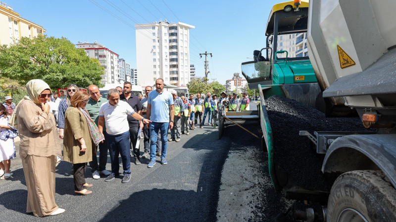 BÜYÜKŞEHİR’DEN KENT GENELİNDE ASFALT SEFERBERLİĞİ