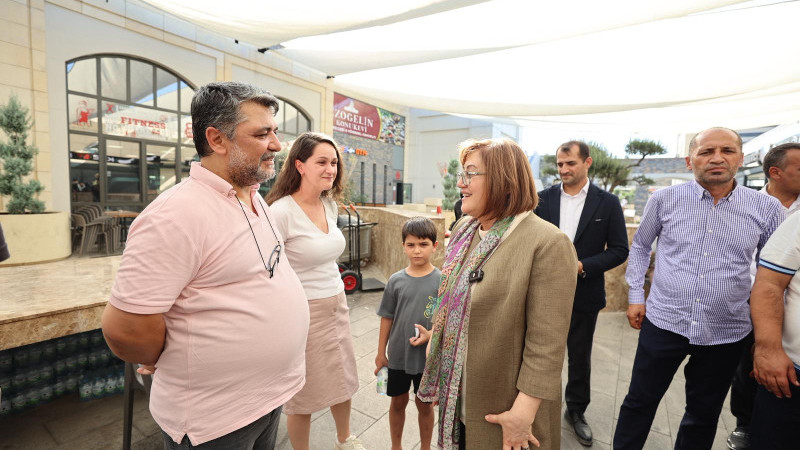 BAŞKAN ŞAHİN, KAMİL OCAK MİLLET BAHÇESİ’NDE YENİ BAHÇE ÇALIŞMALARINI İNCELEDİ