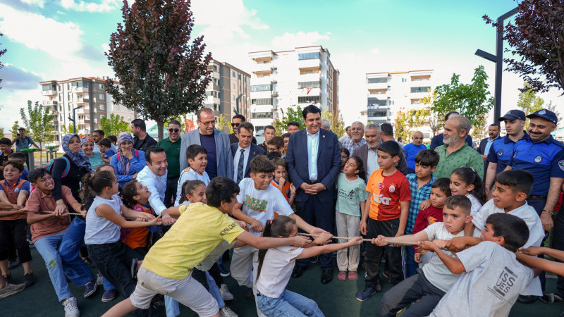 ŞEHİTKAMİL’DE YEŞİL ALANLAR ARTIYOR