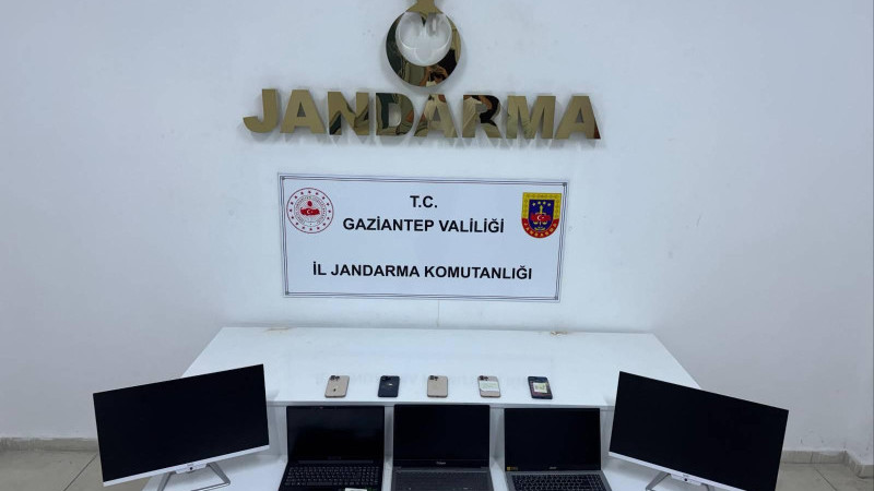 Resmi belgede sahtecilik çetesine jandarmadan operasyon