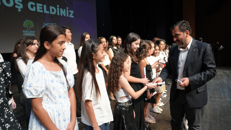 ŞEHİTKAMİL YAZ SANAT AKADEMİSİ MUHTEŞEM KONSERLE SONA ERDİ