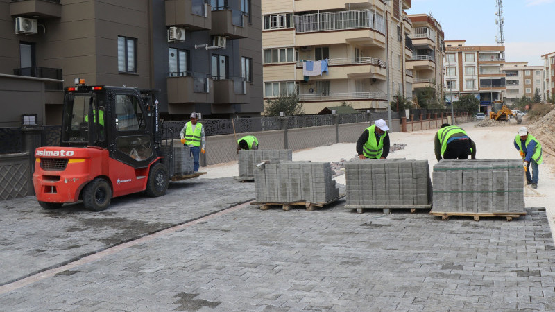 HALİLİYE BELEDİYESİ YOL ATAĞINI SÜRDÜRÜYOR: MAHALLELER YENİLENİYOR