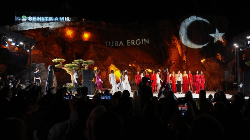 DÜLÜK’TE TARİH, SANAT VE MODA İLE BULUŞTU