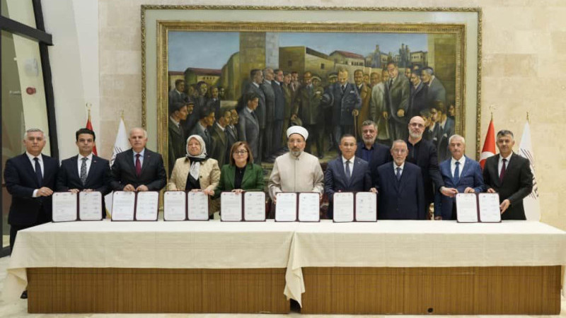 İmzalar Kur’an Eğitim Merkezi ve Camii için atıldı