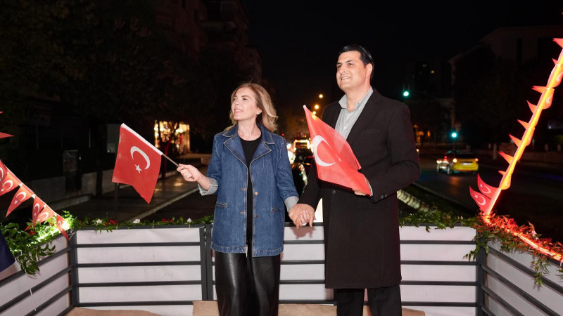 BAŞKAN YILMAZ’DAN 102 ARAÇLA CUMHURİYET KORTEJİ’NE DAVET