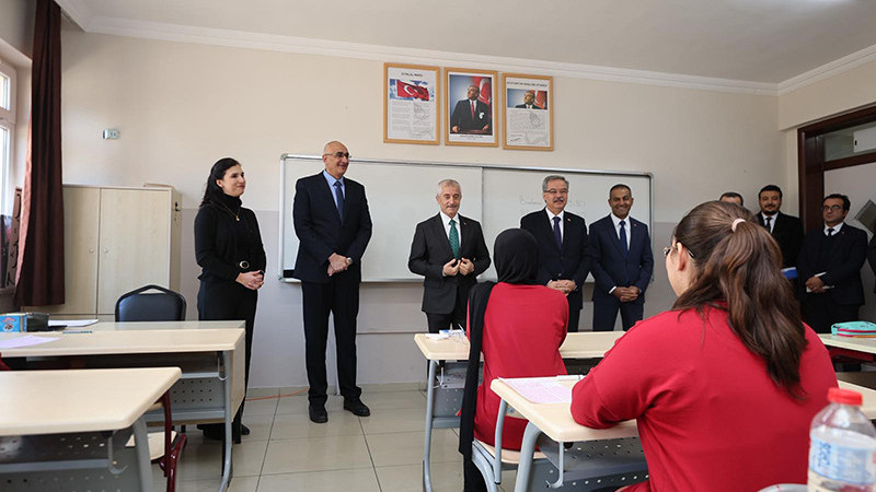 ŞAHİNBEYLİ ÖĞRENCİLER UMRE İÇİN TER DÖKTÜ