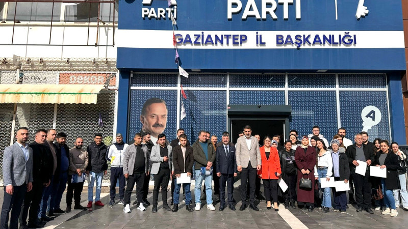 Anahtar Parti’ye katılım