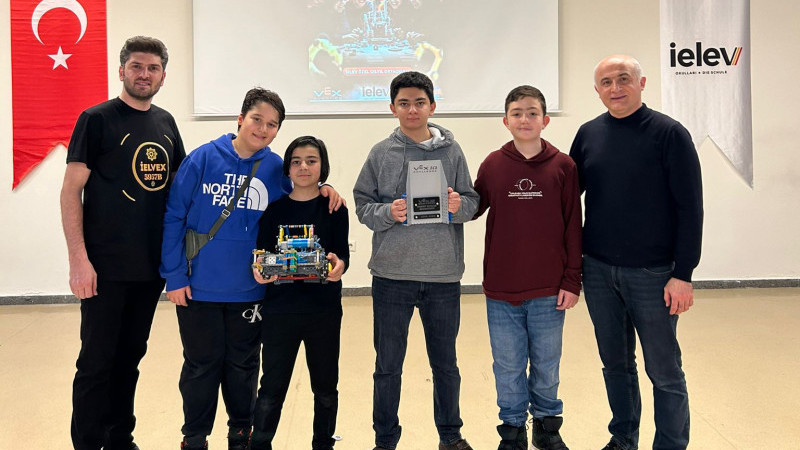 SANKO OKULLARI VEX IQ ROBOT YARIŞMASINDA İKİ BİRİNCİLİK KAZANDI