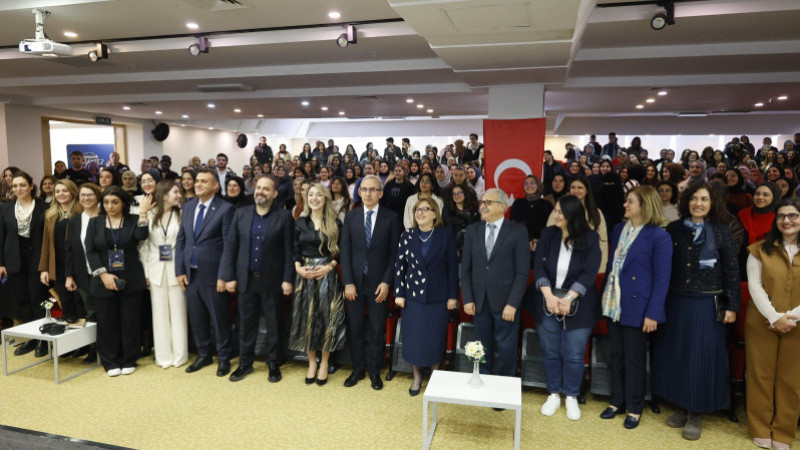 GİBTÜ’DE “GELECEĞİ İNŞA EDEN KADINLAR” BULUŞMASI