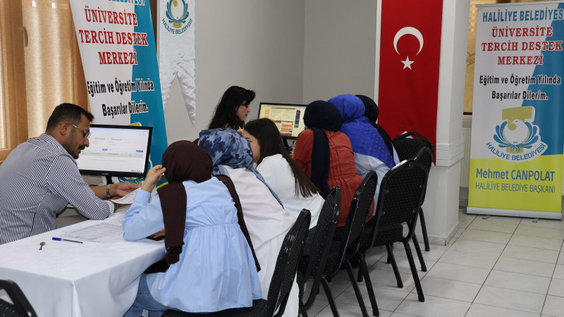 HALİLİYE BELEDİYESİ GENÇLERİN GELECEĞİNE REHBER OLUYOR