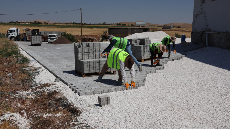 HALİLİYE'DE KIRSAL MAHALLELER PARKE YOLLARLA BULUŞUYOR