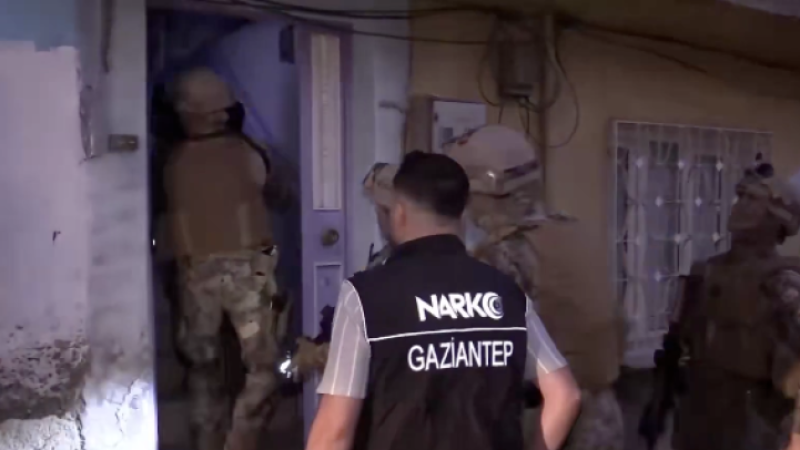 Zehir tacirlerine şafak baskını