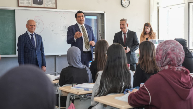 ÜNİVERSİTE YOLCULUĞUNA İLK BİLET BAŞKAN YILMAZ’DAN