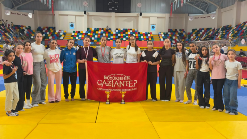 Büyükşehir’in sporcularından uluslararası başarı