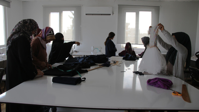 HALİLİYE’DEN KADINLARA YÖNELİK EĞİTİM VE ÜRETİM ODAKLI KURSLAR