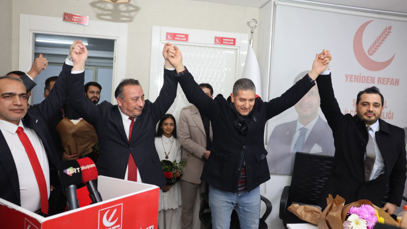 Yeniden Refah’ta miting havasında devir teslim