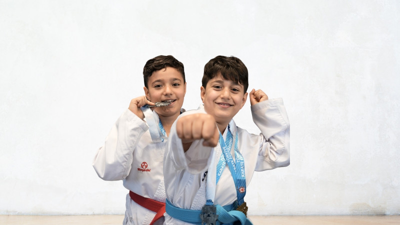 Karate de Erdem Koleji damgası