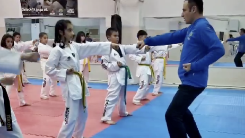 Şehitkamil Belediyesi taekwondo kursları devam ediyor