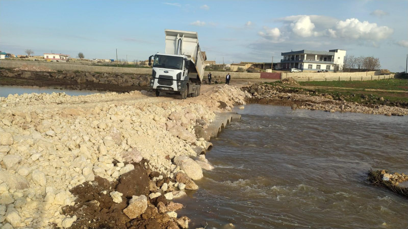 ŞANLIURFA BÜYÜKŞEHİR BELEDİYESİ'NDEN YAĞIŞLAR SONRASI HIZLI MÜDAHALE