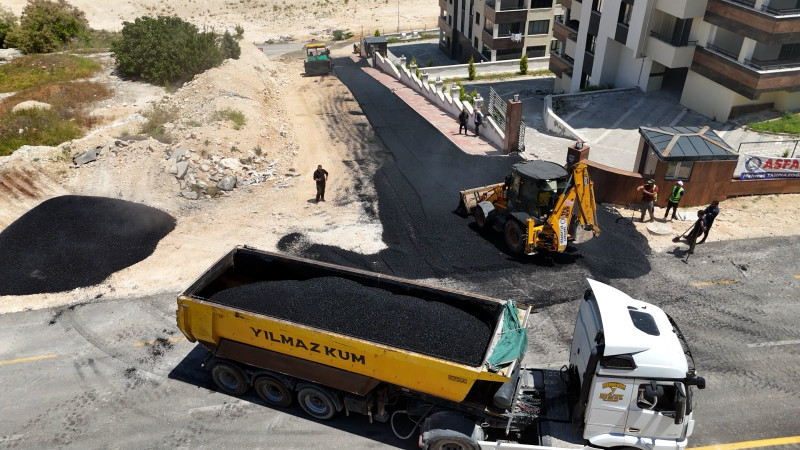 ŞAHİNBEY’DE KONFORLU ULAŞIM İÇİN ASFALT ÇALIŞMALARI YAPILIYOR