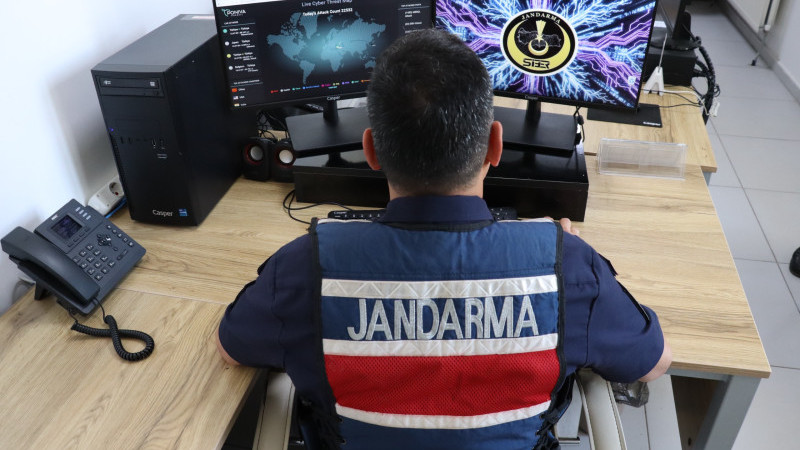 Jandarmadan siber dolandırıcılara operasyon