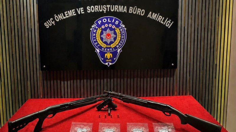 Ruhsatsız silah ve uyuşturucu operasyonu